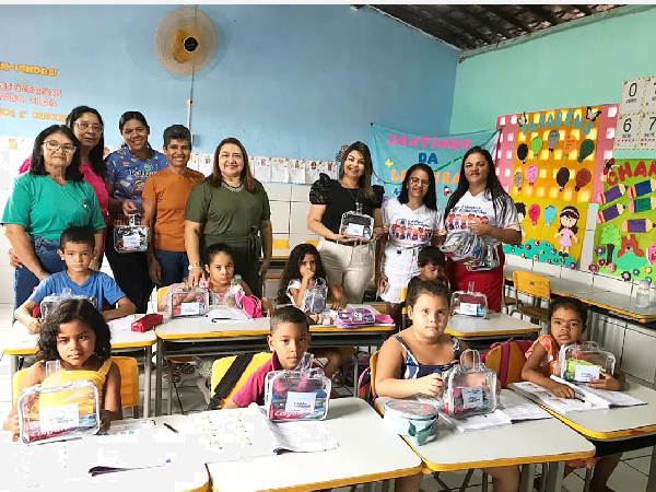 A Prefeitura Municipal de Borborema entregou "Kit Higiene" para todos os nossos alunos da Escola Francisco Cardoso